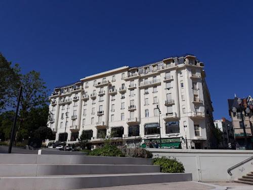 Studio Grand Hotel Chatel Guyon Buitenkant foto